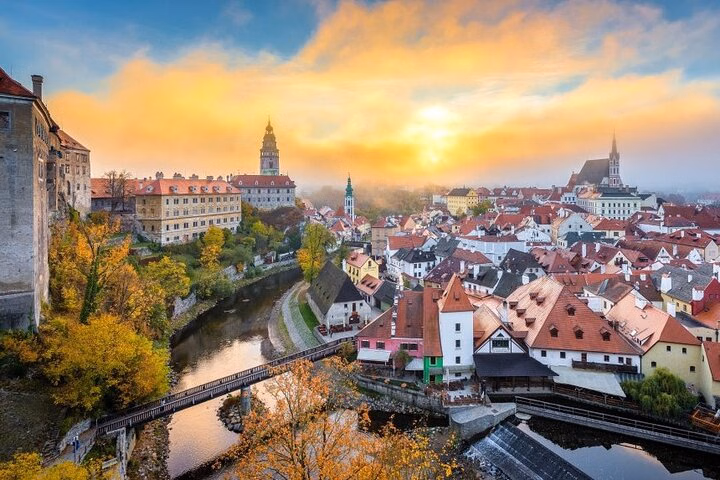 Full Day in Cesky Krumlov from Prague in English with Local