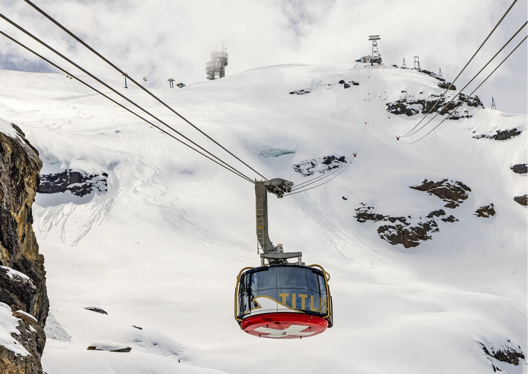 Interlaken: Private Day Trip to Mount Titlis, Engelberg & Lucerne