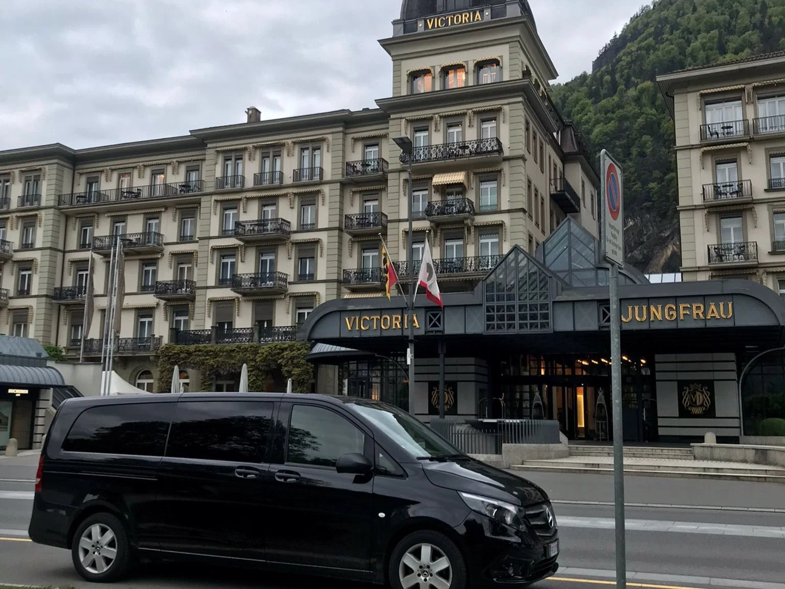 10-Hours Customized Private Tour from Zurich or Lucerne by Car