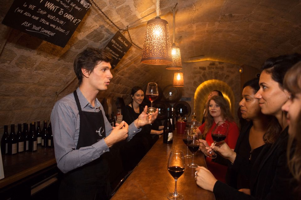Les Caves du Louvre Paris: Classic Wine Tasting Guided Tour