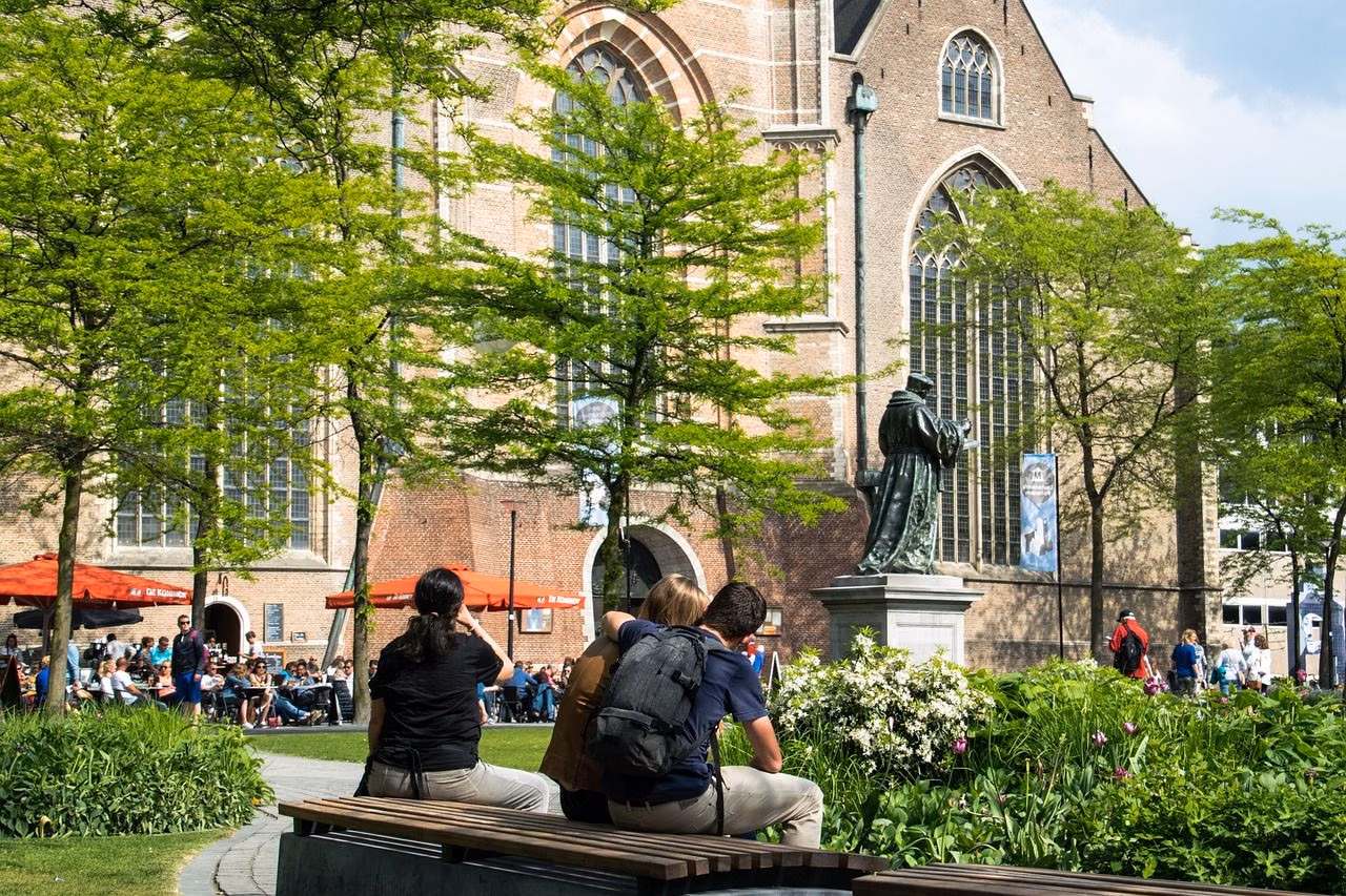 Exploring Rotterdam's Past and Present: A Historic In-App Audio Tour
