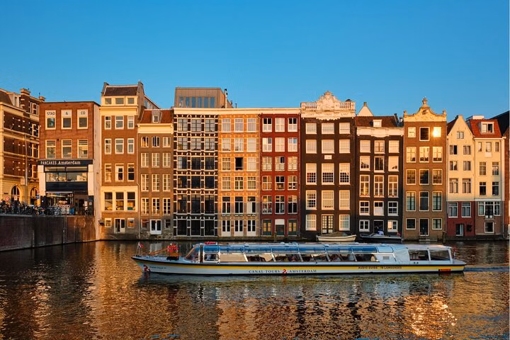 1 Hour Amsterdam Canal Cruise with Audio Guide
