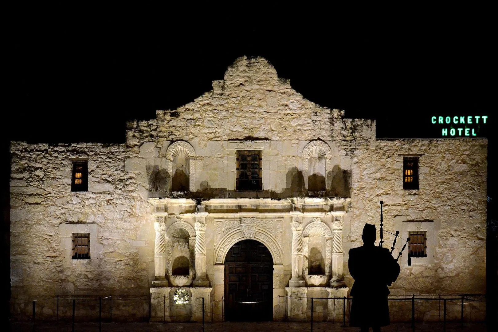 History and Heroes of the Alamo Fortress: Self-Guided Audio Tour (IT)