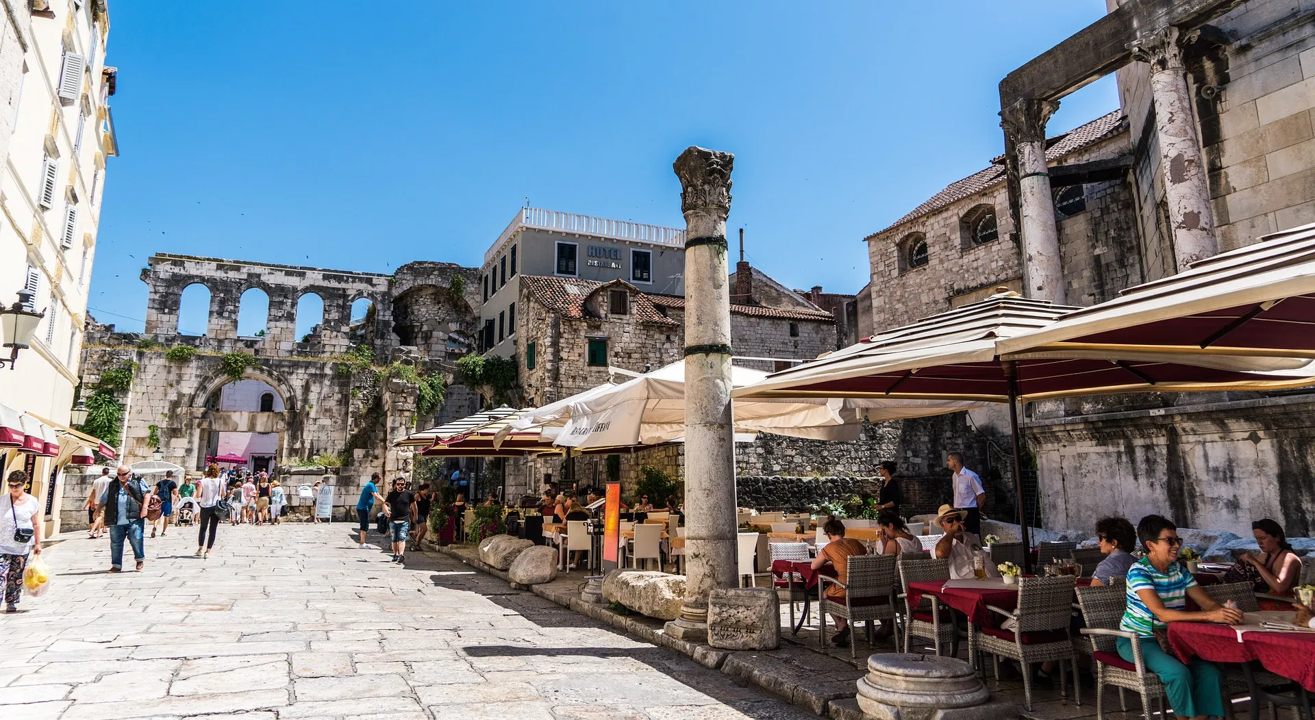 Diocletian Palace secrets: Split History Walk
