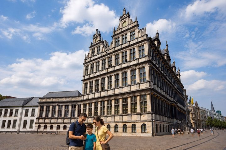 Ghent Scavenger Hunt & Highlights Self Guided Walking Tour