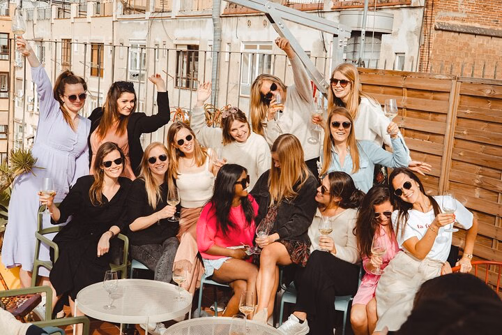 Barcelona Rooftop Wine Tasting – Fun, Social & Unpretentious!
