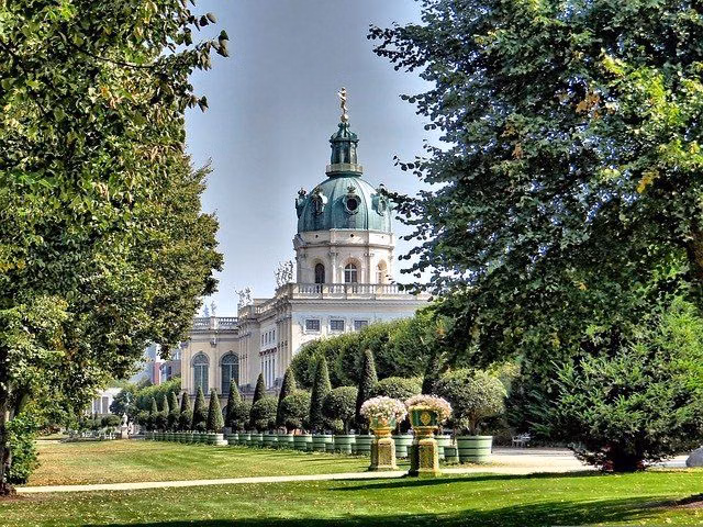 Charlottenburg Palace & Gardens Self-Guided Audio Tour and Ticket (DE)