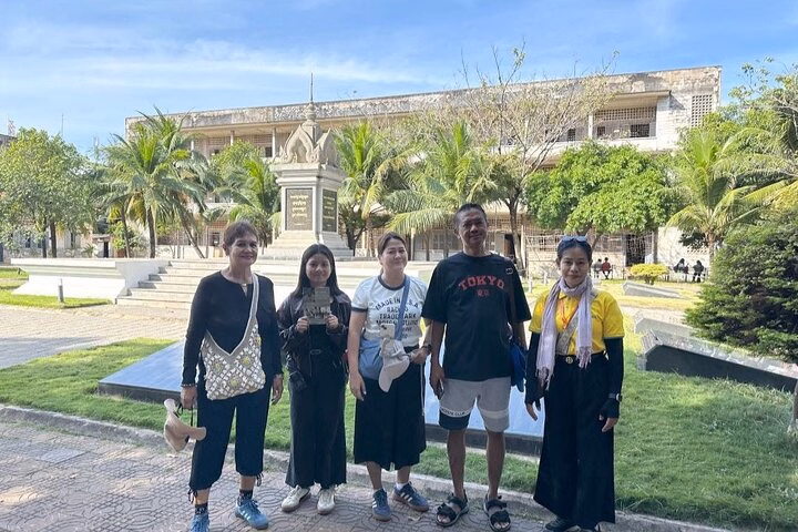 ( Free eSim) Phnom Penh Historical Full Day Tour