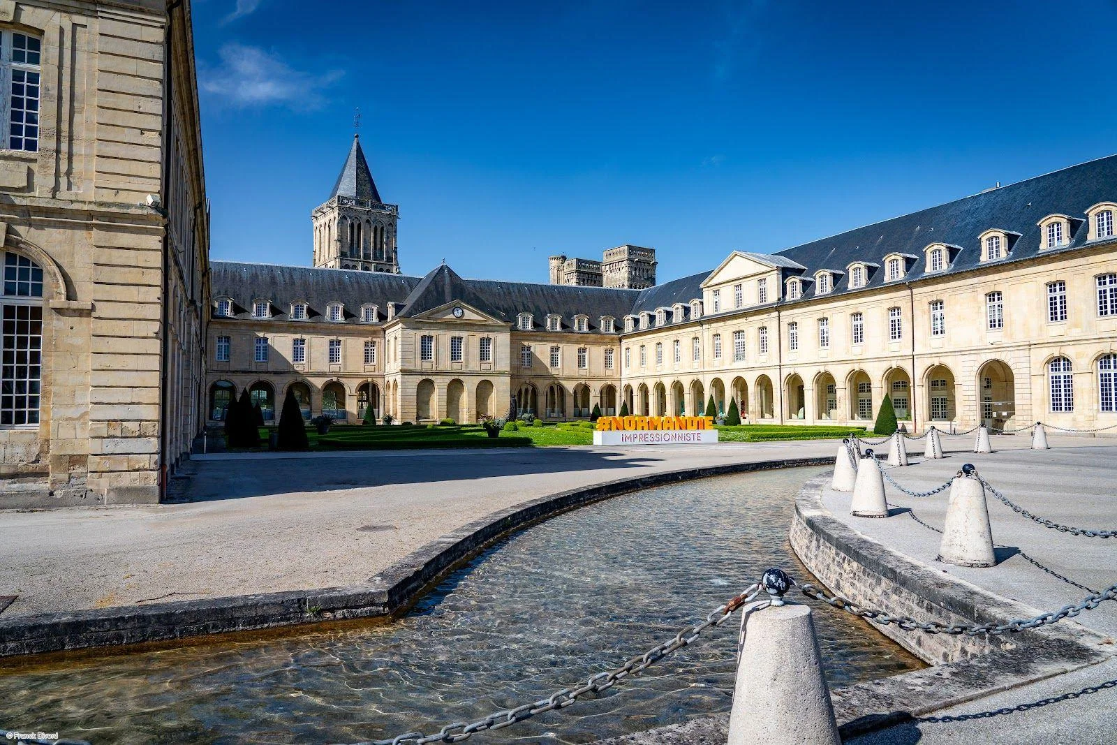 Caen: Historic Heart to Port In-App Audio Tour