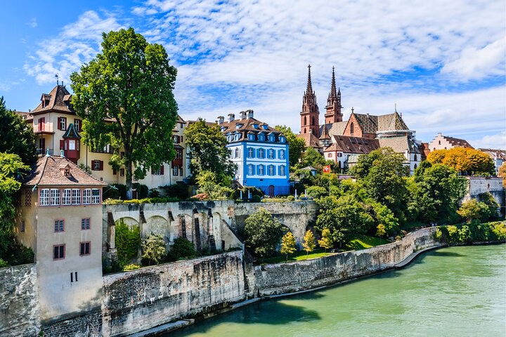 Basel Scavenger Hunt & Highlights Self-Guided Walking Tour