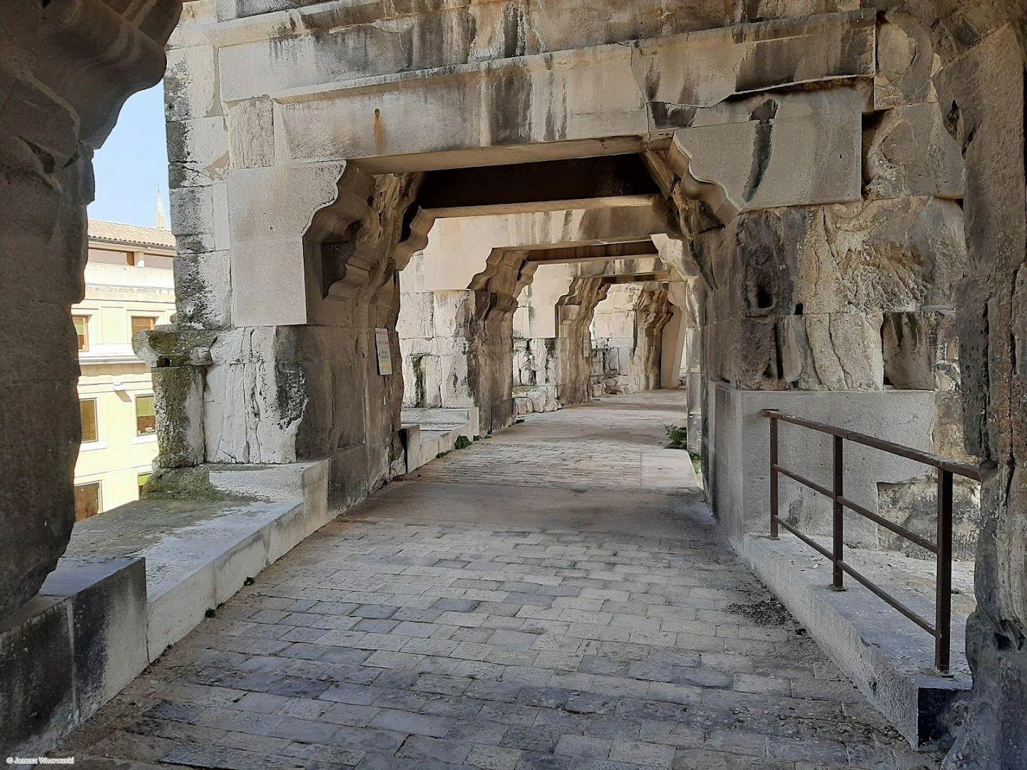 Nimes: Roman Riches to Medieval Tales Tour
