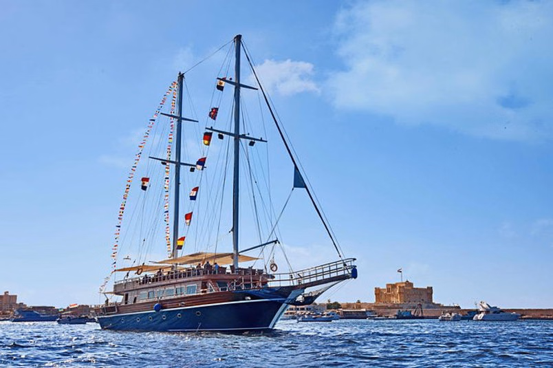 Full Day: Pirate Boat Adventure in Hurghada