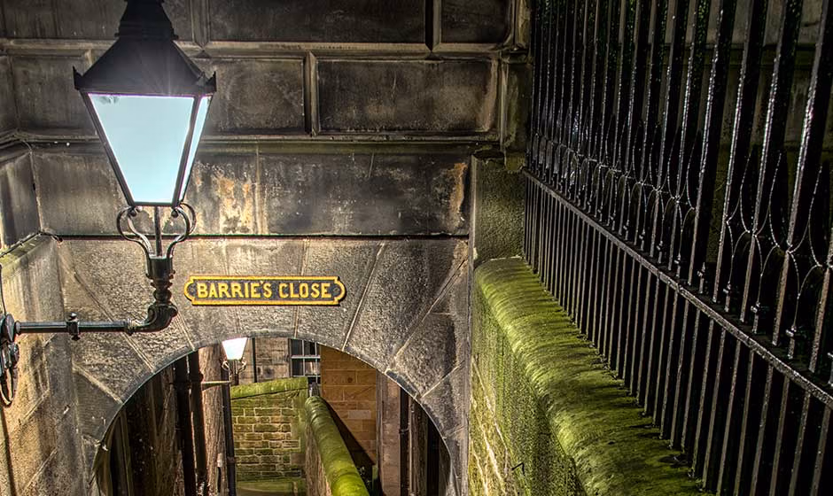 FGT-EN Edinburgh: Free 2-Hour Nighttime Ghost Tour - English Tour Guide