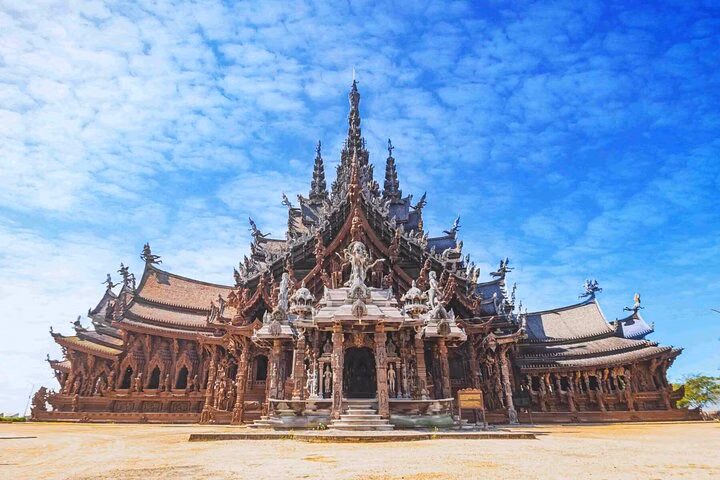 Pattaya: Sanctuary of Truth Entry Ticket with Guided Tour