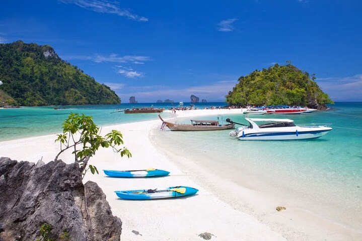 From Krabi - 4 Islands Speedboat Tour with Lunch & Snorkelling
