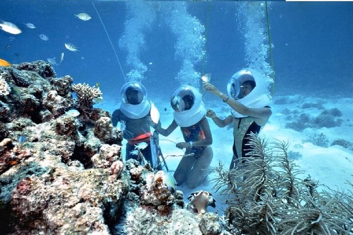 Pattaya: Koh Larn Island Luxury Speedboat Tour with Water Sports