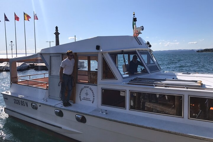 Lake Cruise: Afternoon Guided Boat Cruise from Garda/Bardolino to Sirmione