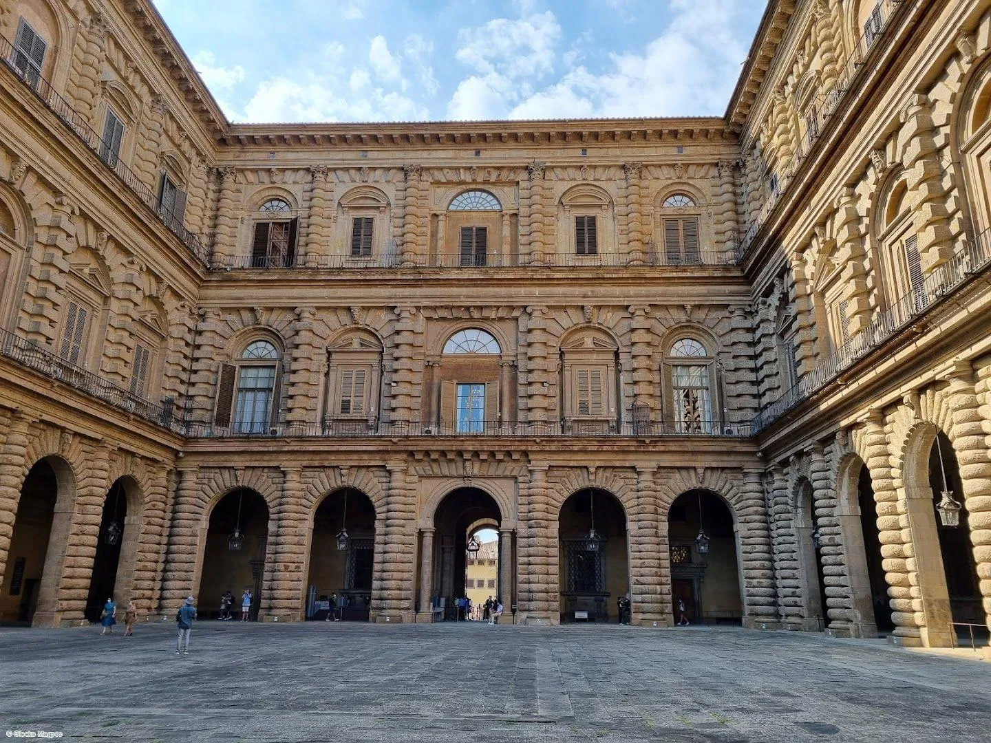 Explore Florence Walking Tour with Palazzo Pitti Ticket
