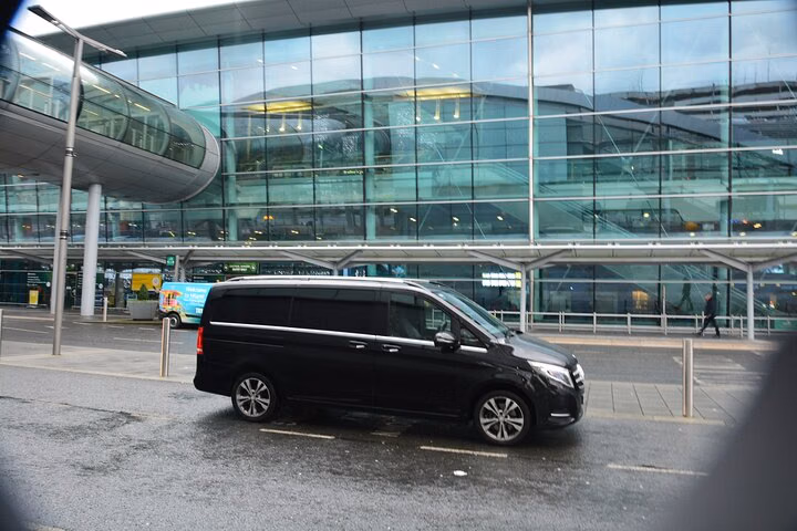Dublin Airport to Kinsale Premium Car Service