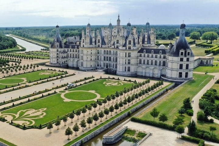 3-Day Private 7 Loire Castles and 2 Wine Tastings from Paris