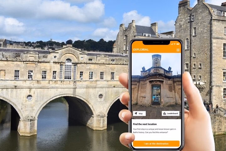 Bath Self-Guided City Walking Tour & Scavenger Hunt