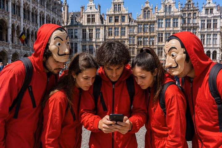 Escape Game Outdoor Theme Team Heist in Brussels