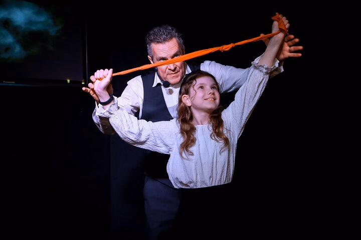 90 Minute Family Close-Up Magic and illusionism Show in Blackpool