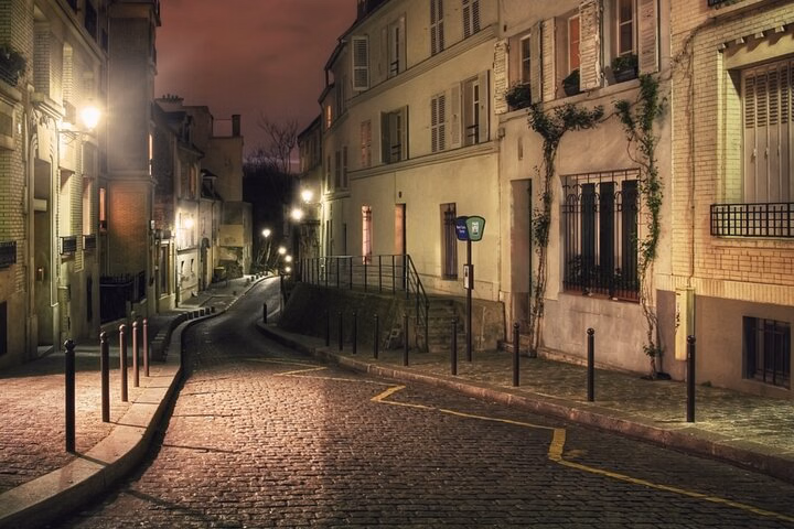 Haunted Paris: Mona Lisa’s Murder - City Exploration Game!