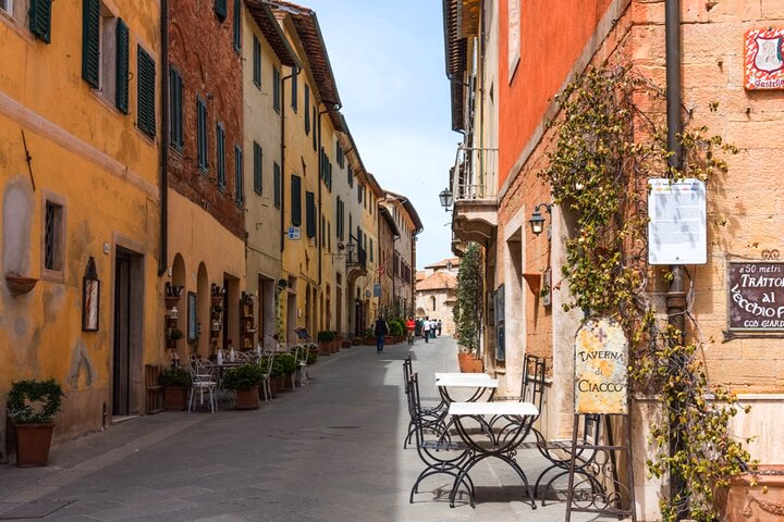 Game of Families : Fight for Power in Siena - City exploration game!