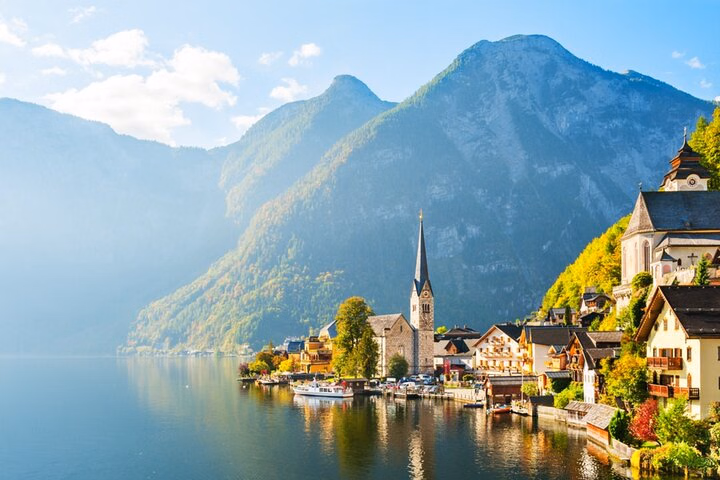 Iconic Hallstatt - City Exploration Game!