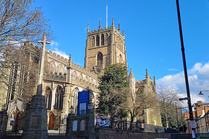 Maid Marian and Robin Hood in Nottingham - City Exploration Game!